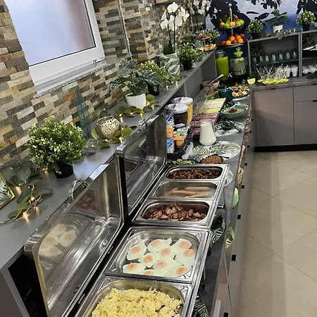 Casa Coral Mamaia Nord 3*